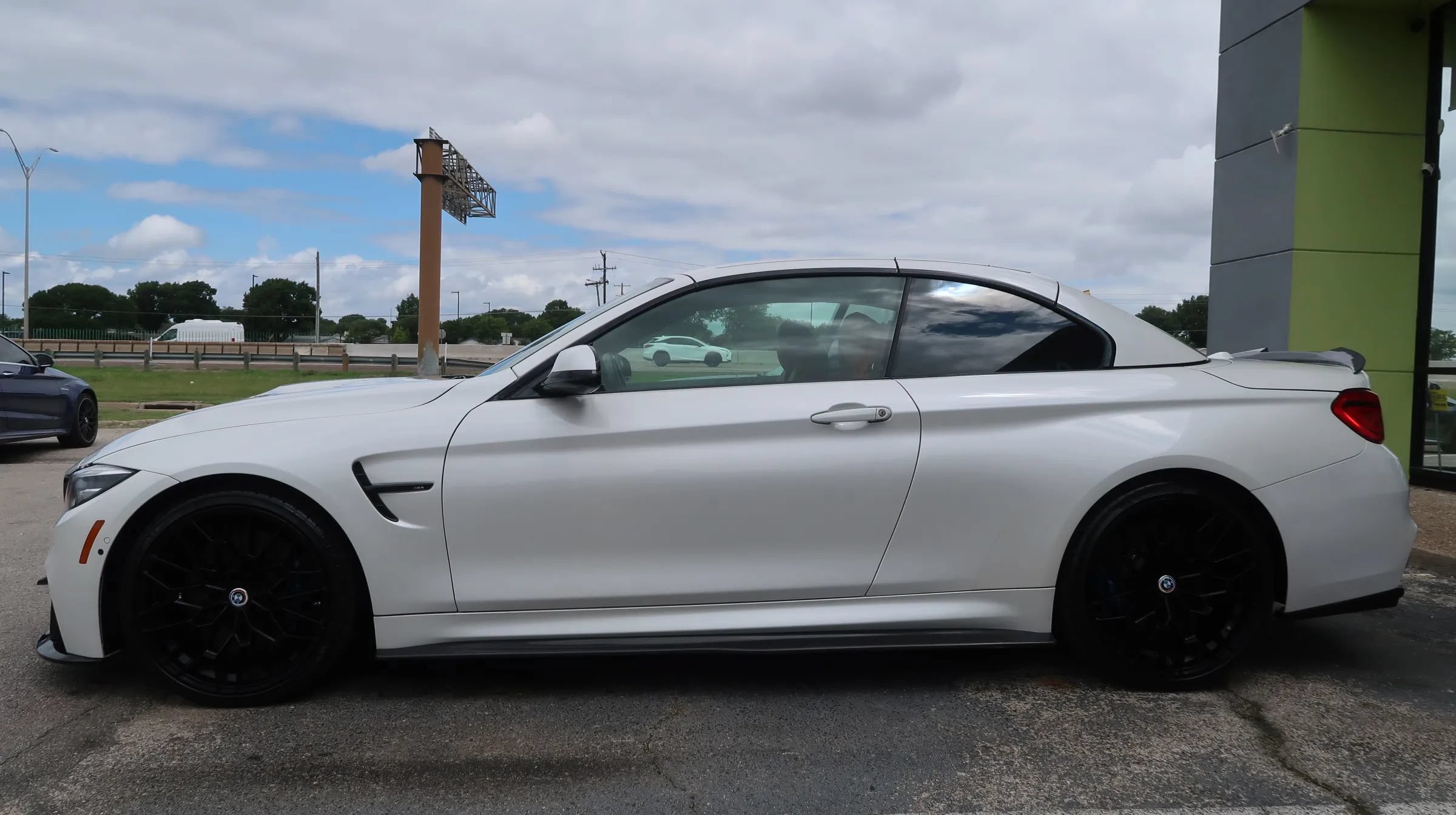 Used 2019 BMW M4 Convertible w/ Competition Package RWD image 7