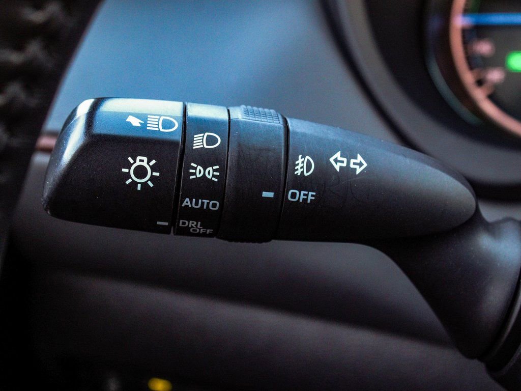 Used 2023 Toyota Venza XLE image 24