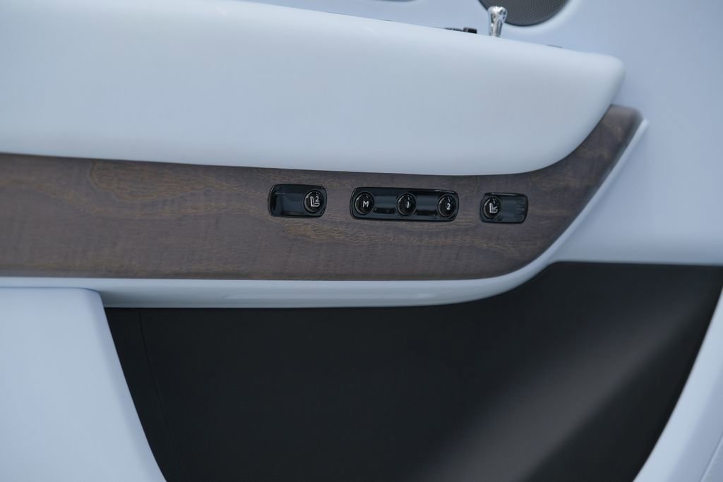 Used 2025 Rolls-Royce Cullinan AWD/4WD image 49
