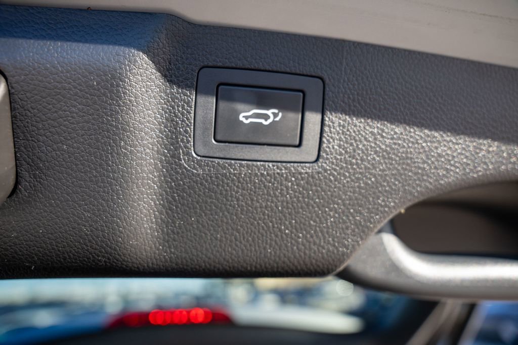 Used 2016 Hyundai Santa Fe Limited image 11