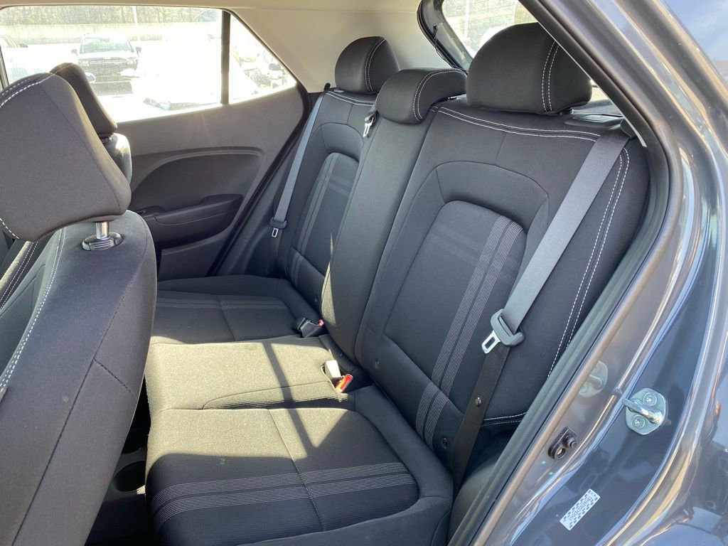 Used 2024 Hyundai Venue SEL image 24