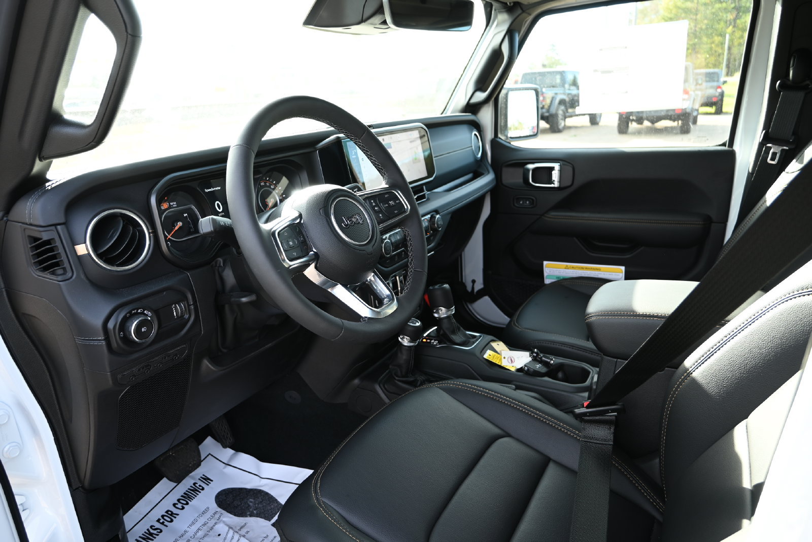 New 2025 Jeep Wrangler Unlimited Sahara AWD/4WD image 9