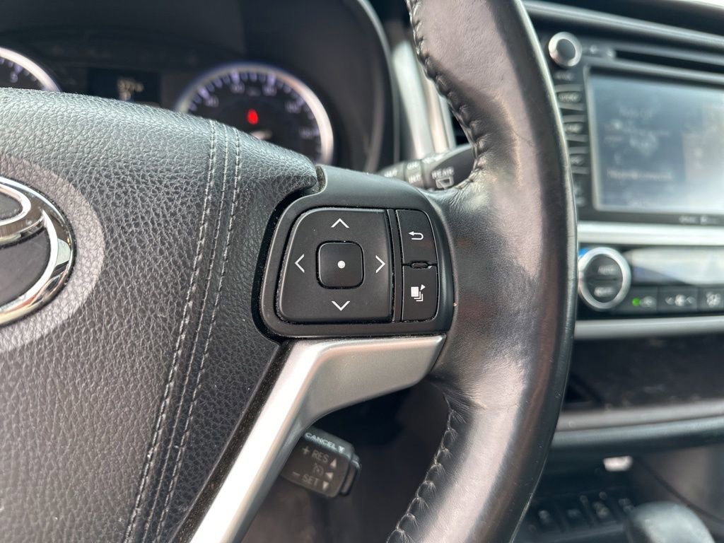 Used 2015 Toyota Highlander Limited image 21