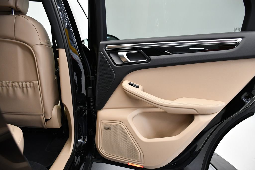 Certified 2025 Porsche Macan image 51