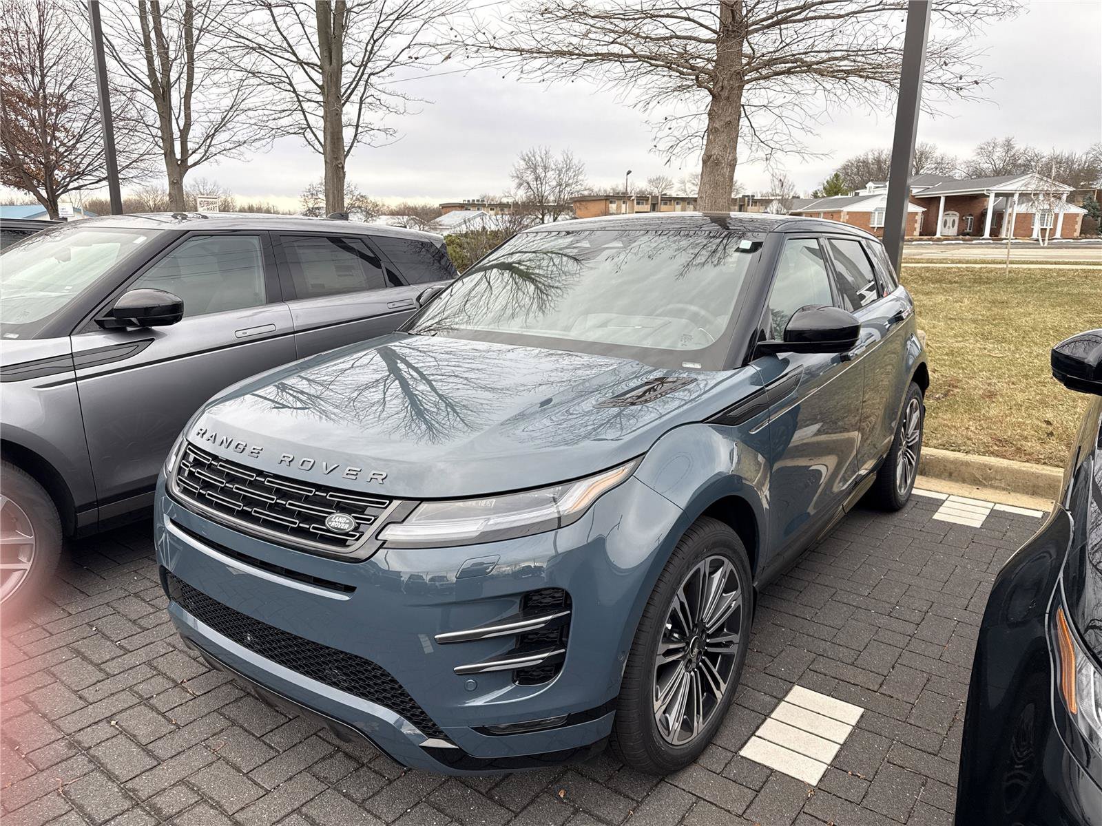 New 2026 Land Rover Range Rover Evoque Dynamic SE AWD/4WD image 1