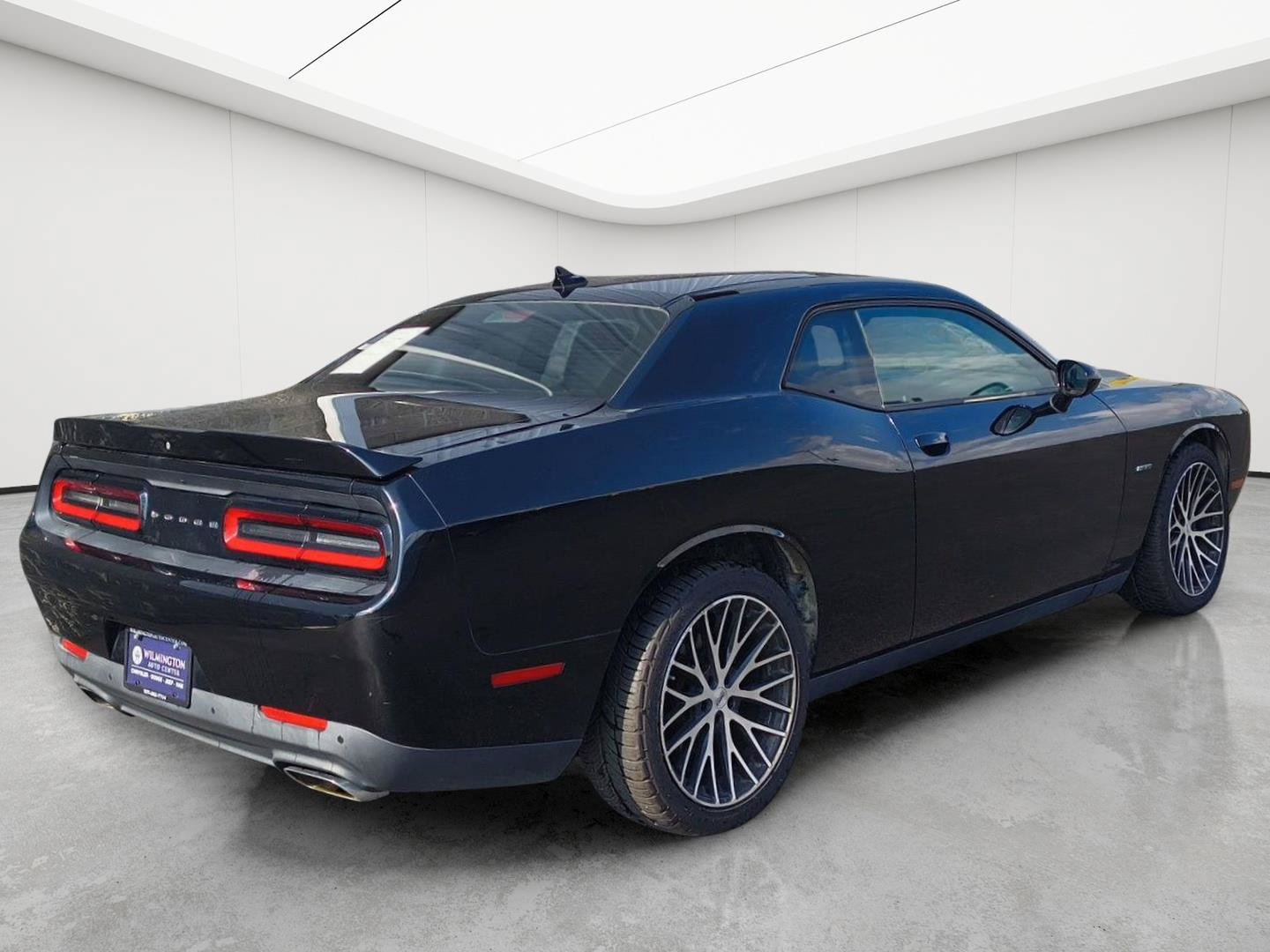 Used 2015 Dodge Challenger R/T Plus RWD image 3