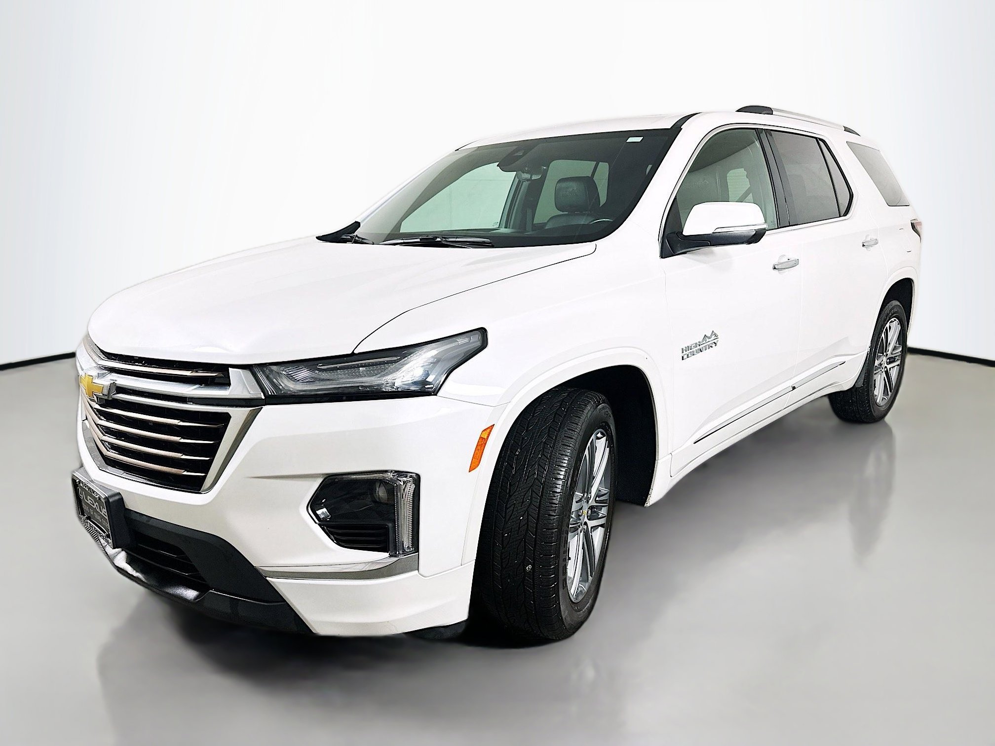 Used 2023 Chevrolet Traverse High Country image 3