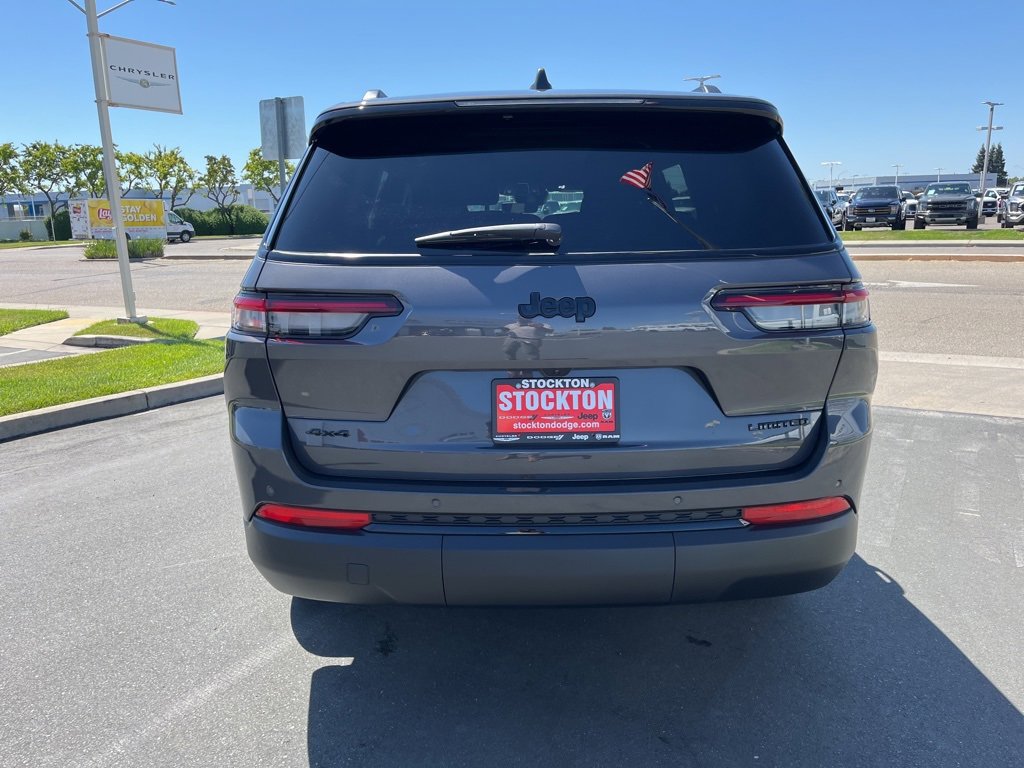New 2025 Jeep Grand Cherokee L Limited w/ Black Appearance Package image 6