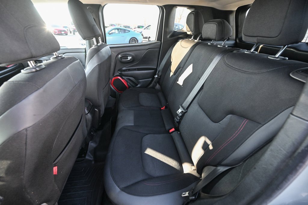 Used 2015 Jeep Renegade Trailhawk image 19