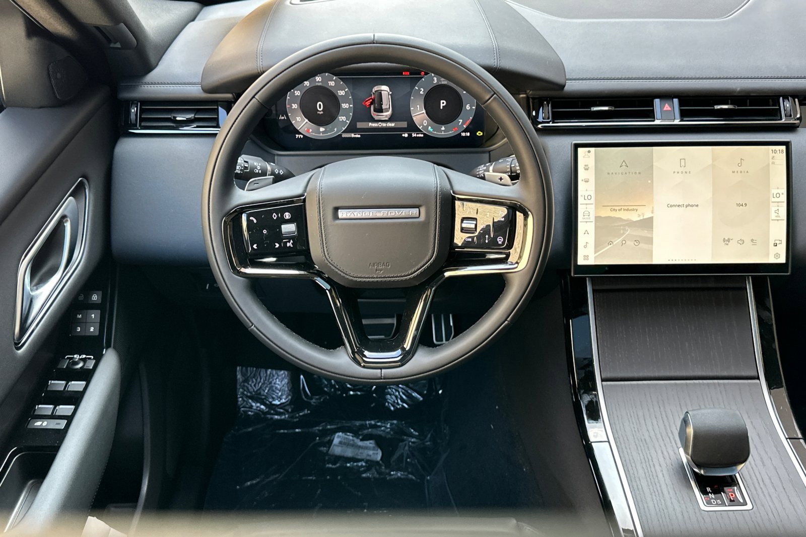 New 2026 Land Rover Range Rover Velar Dynamic SE image 15