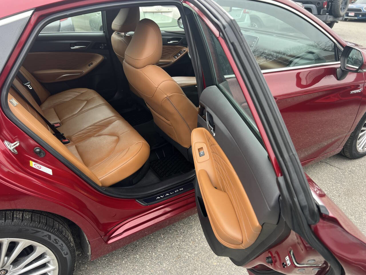 Used 2019 Toyota Avalon Limited w/ Advanced Safety Package image 12