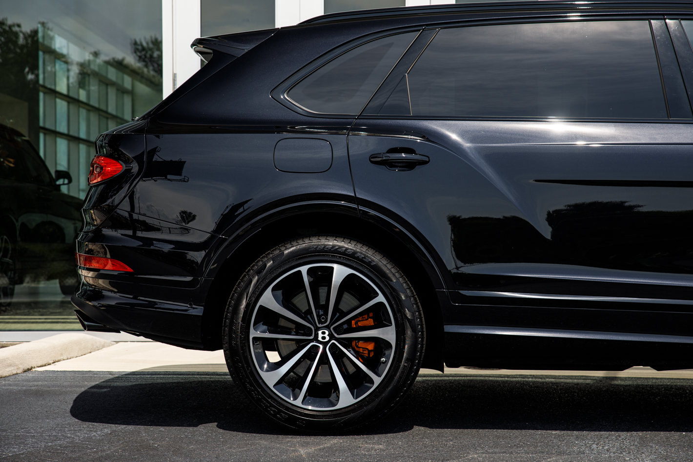 Certified 2023 Bentley Bentayga Extended Wheelbase AWD/4WD image 24