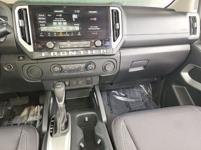 Certified 2025 Nissan Frontier SV image 16