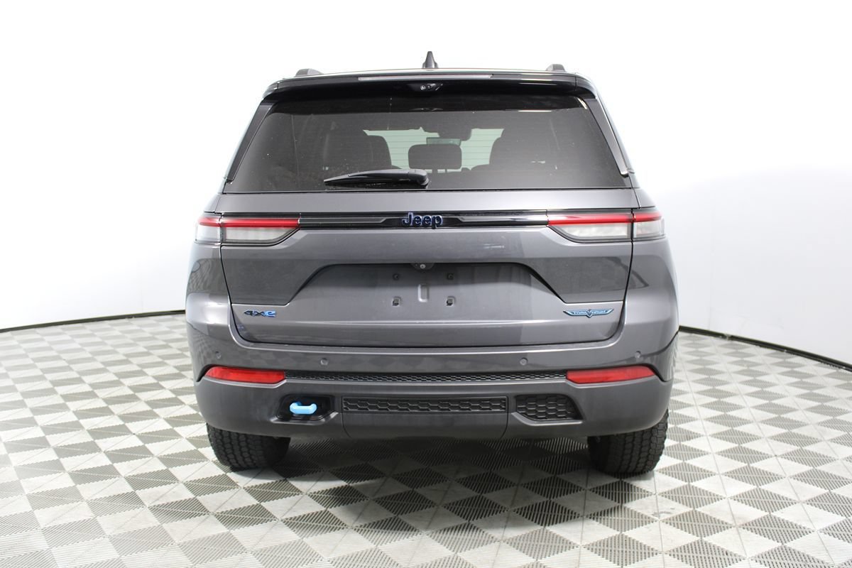 Used 2022 Jeep Grand Cherokee Trailhawk w/ Advanced Protech Group II AWD/4WD image 46