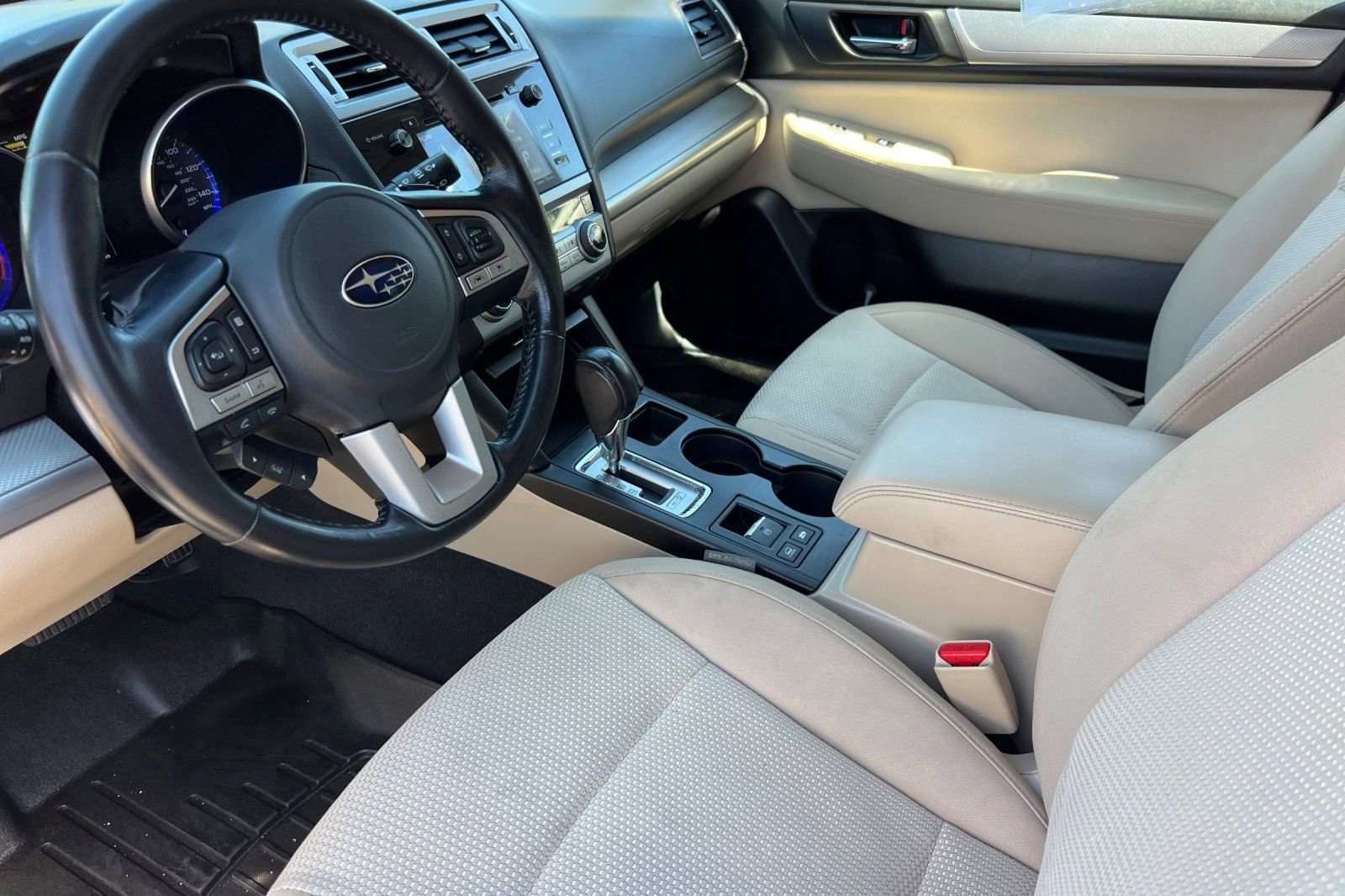 Used 2016 Subaru Outback 2.5i Premium image 10
