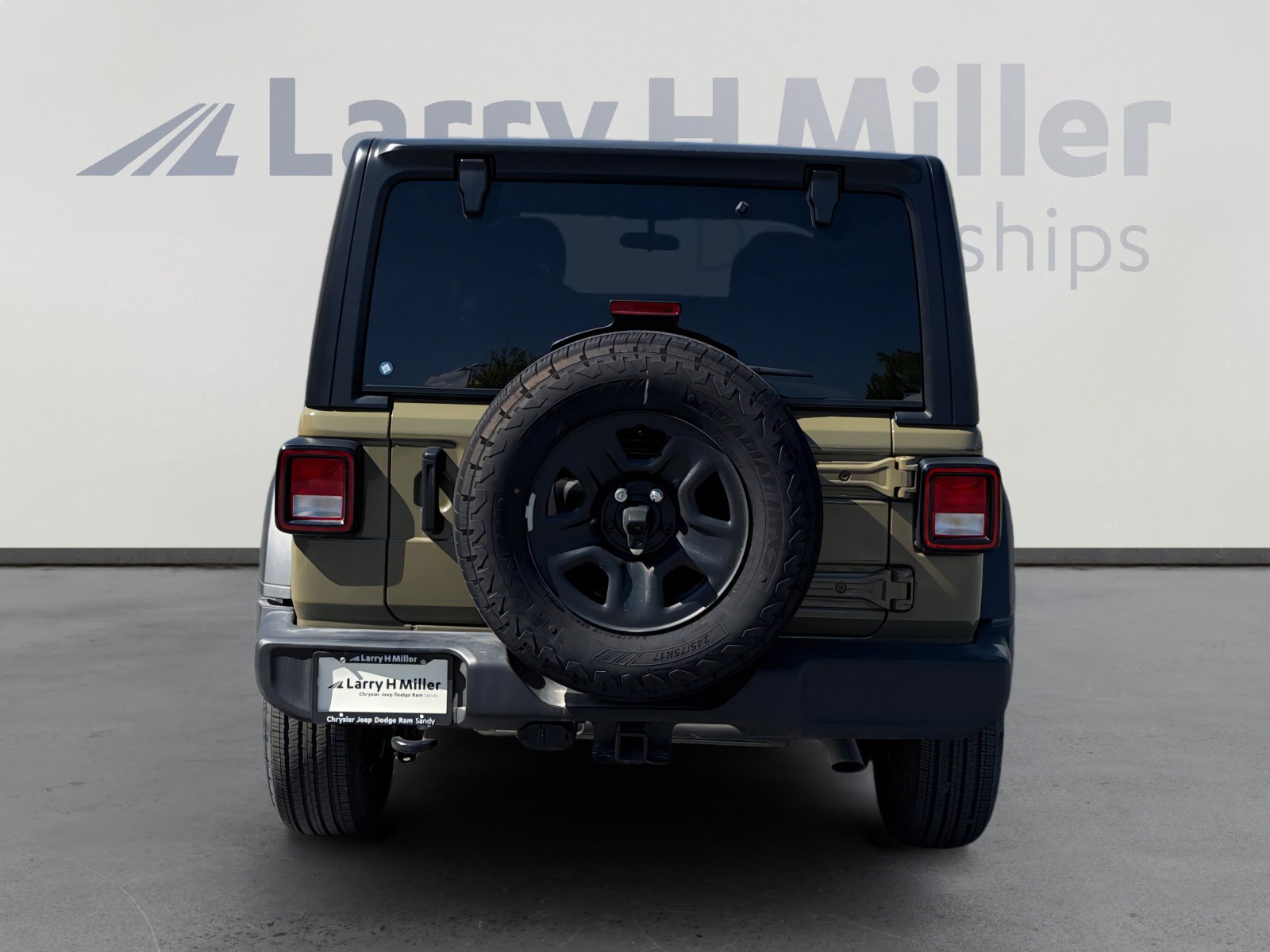 Used 2025 Jeep Wrangler Sport AWD/4WD image 4