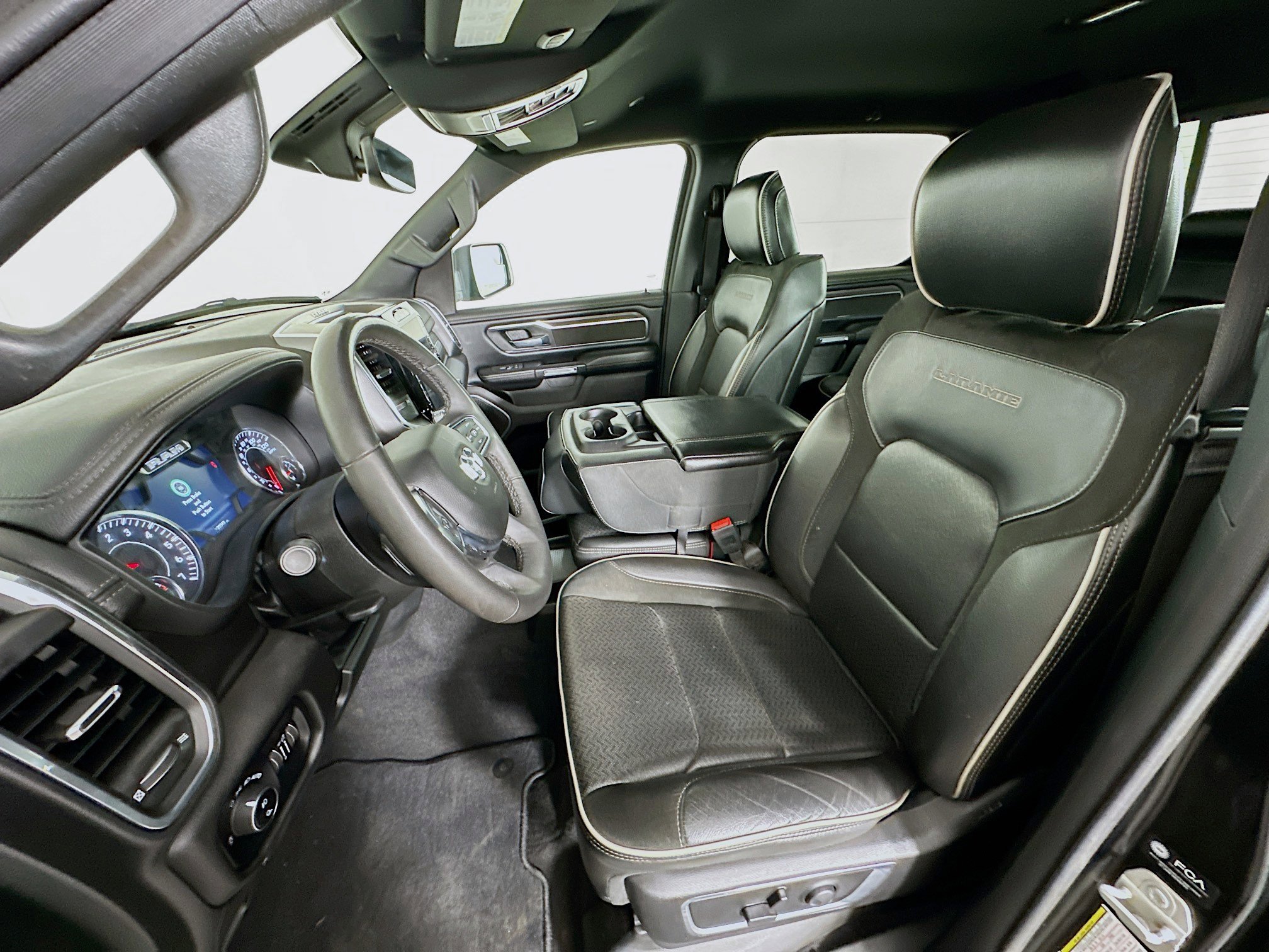 Used 2025 RAM 1500 Laramie image 13