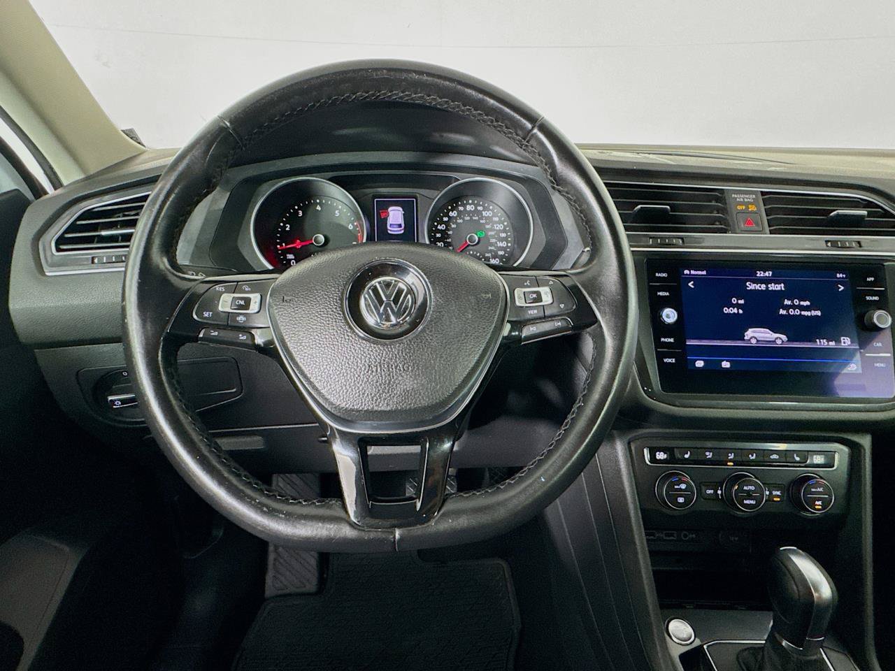 Used 2019 Volkswagen Tiguan SE w/ 3rd Row Seat Package AWD/4WD image 11