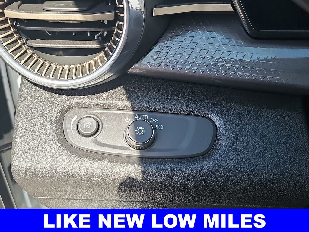 Used 2025 Chevrolet Trax ACTIV w/ Driver Confidence Package image 25