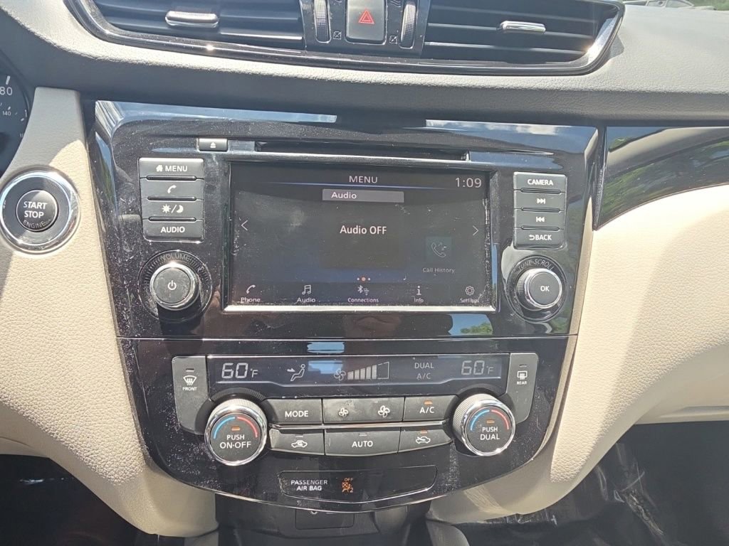 Used 2021 Nissan Rogue Sport SV AWD/4WD image 18