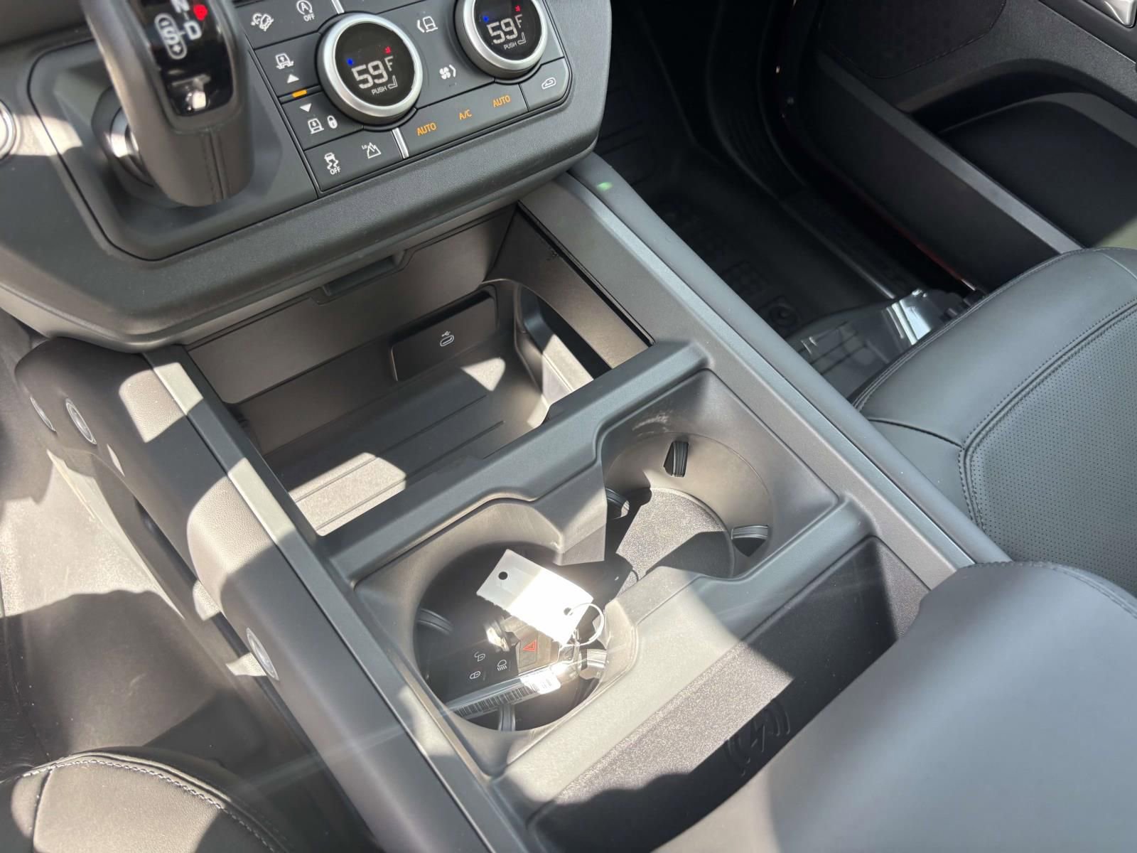 New 2025 Land Rover Defender 130 S AWD/4WD image 18