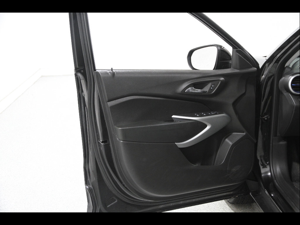 Certified 2024 Chevrolet Trax LS w/ LS Convenience Package image 4