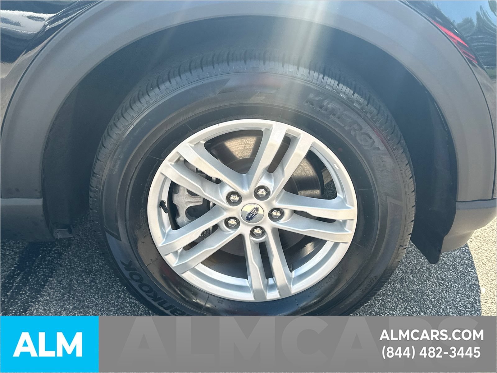 Used 2024 Ford Explorer XLT RWD image 14