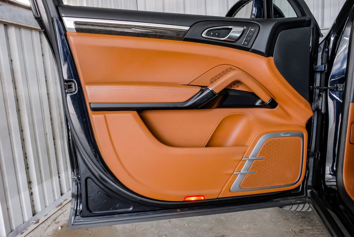 Used 2018 Porsche Cayenne Turbo image 43