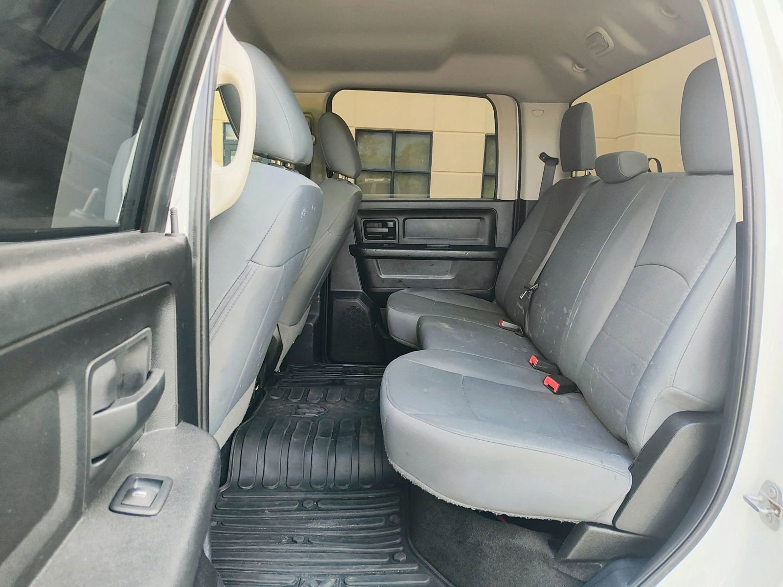 Used 2018 RAM 3500 Tradesman w/ Chrome Appearance Group AWD/4WD image 13