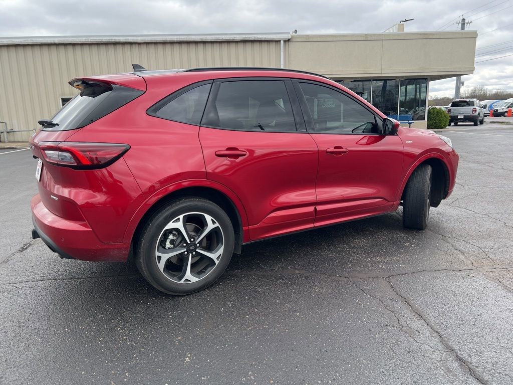 Used 2023 Ford Escape ST-Line Select w/ Tech Pack #2 image 3