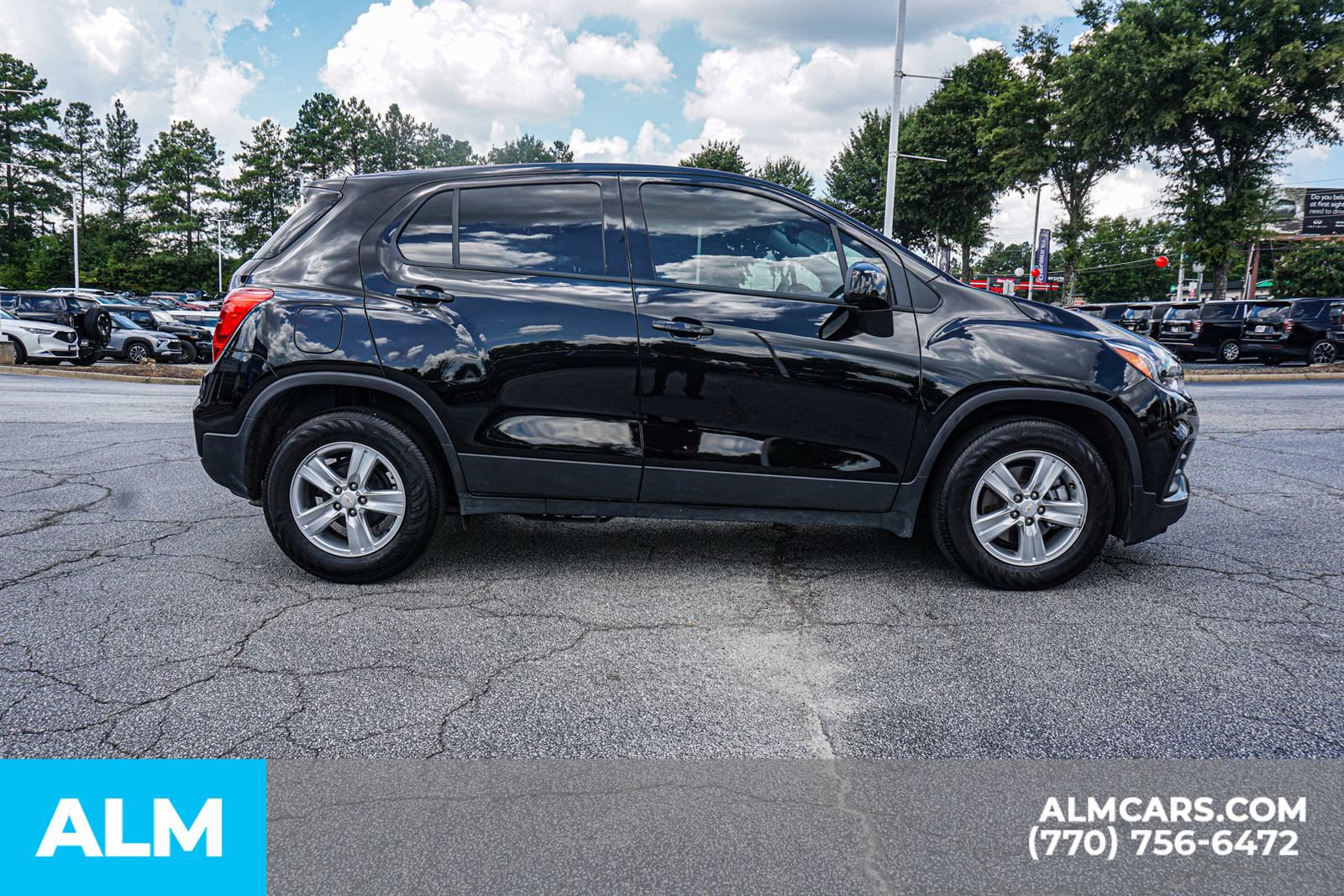 Used 2022 Chevrolet Trax LS w/ Tint and Cruise Package FWD image 10