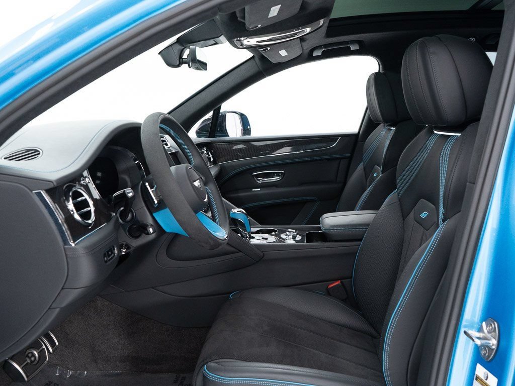 Certified 2025 Bentley Bentayga AWD/4WD image 15