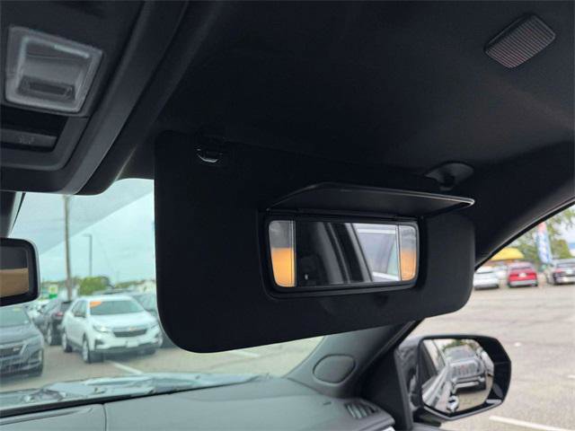 Used 2024 GMC Yukon XL Denali image 30