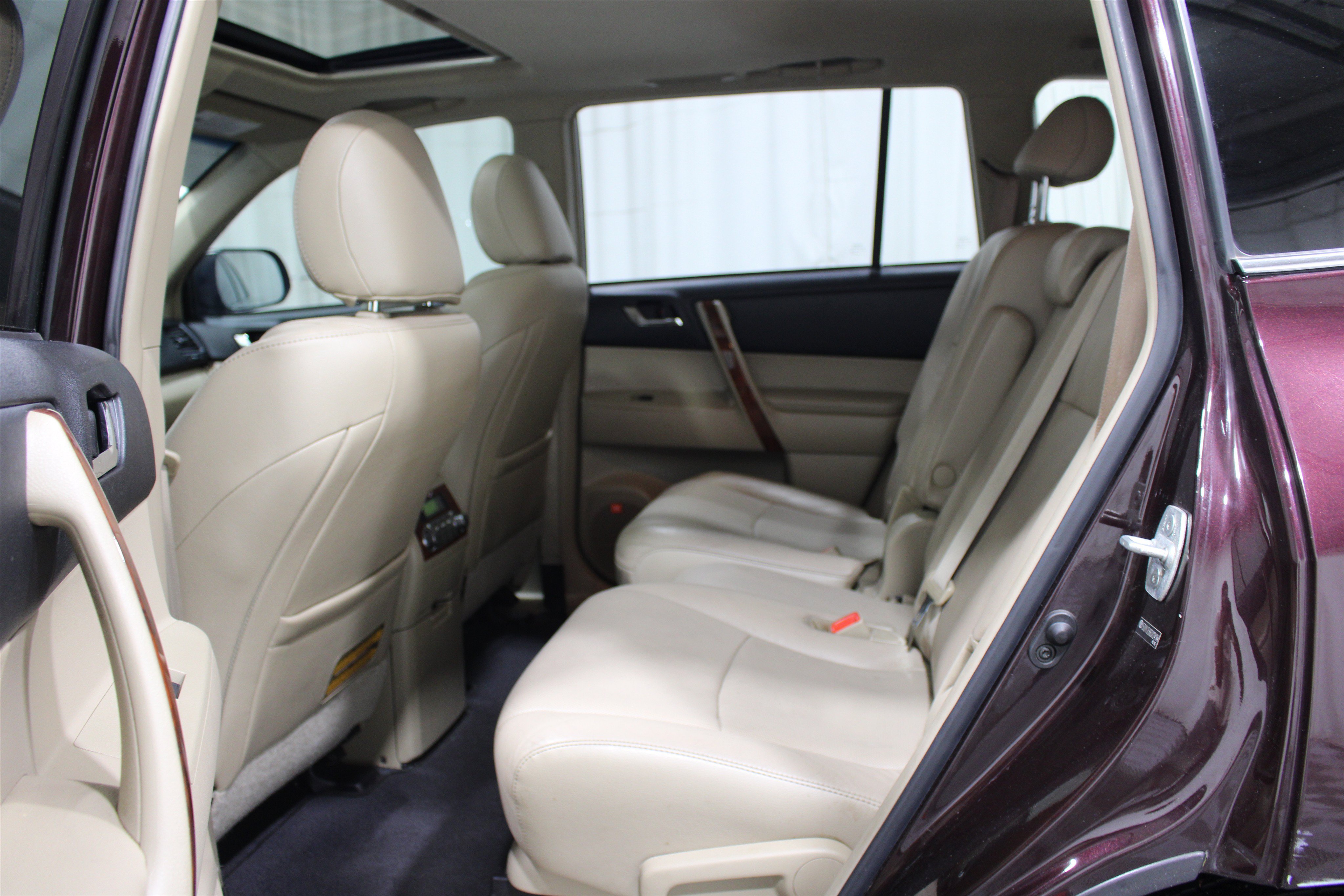 Used 2013 Toyota Highlander Limited FWD image 18