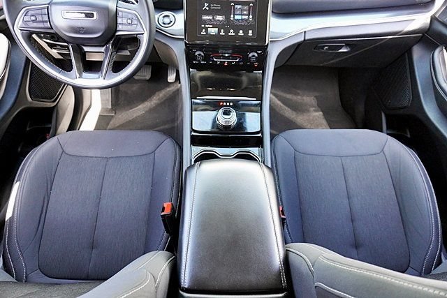 Used 2023 Jeep Grand Cherokee L Laredo RWD image 22