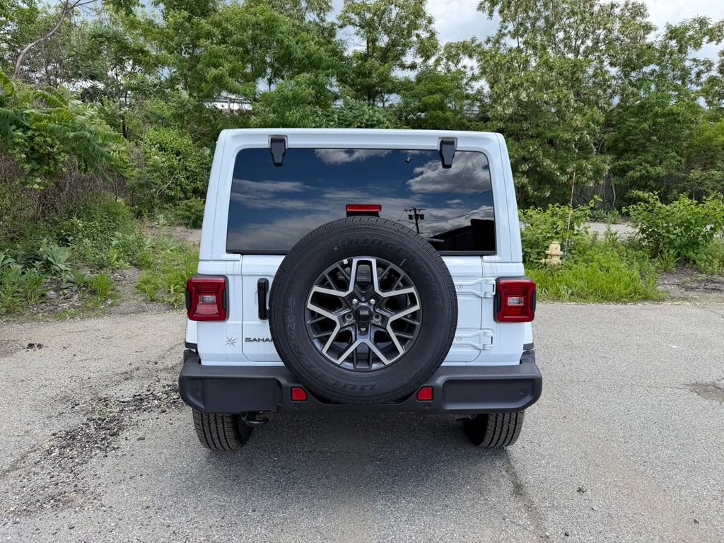 New 2026 Jeep Wrangler Unlimited Sahara AWD/4WD image 4