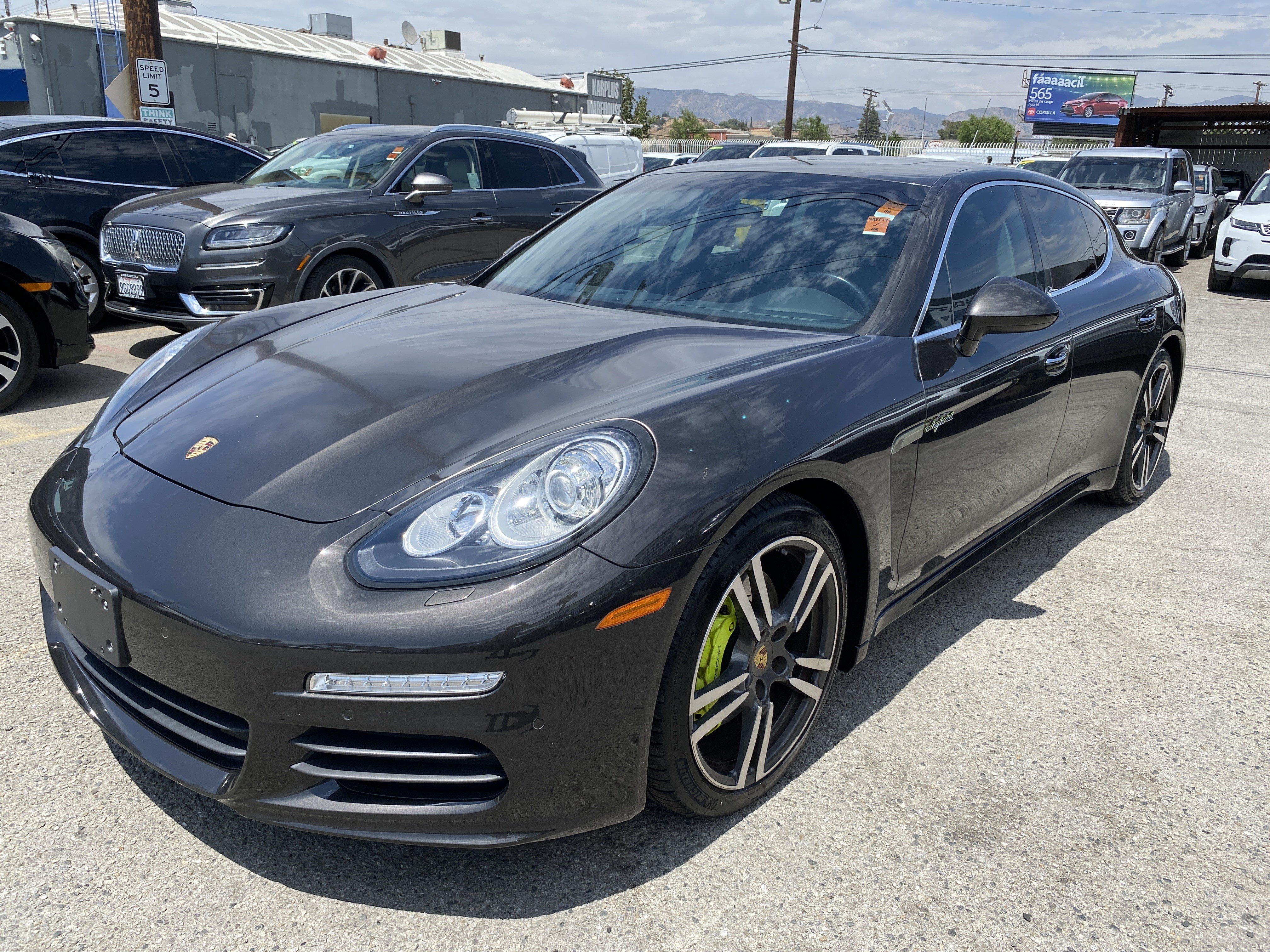 Used 2015 Porsche Panamera S RWD image 2