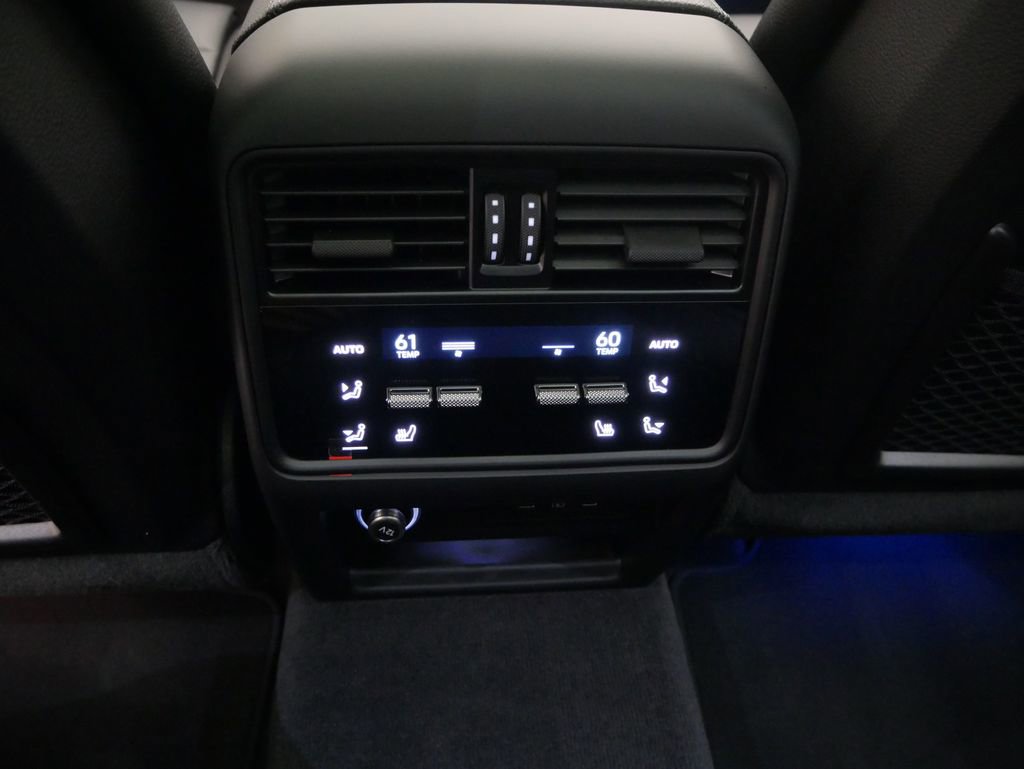 Certified 2024 Porsche Cayenne image 37