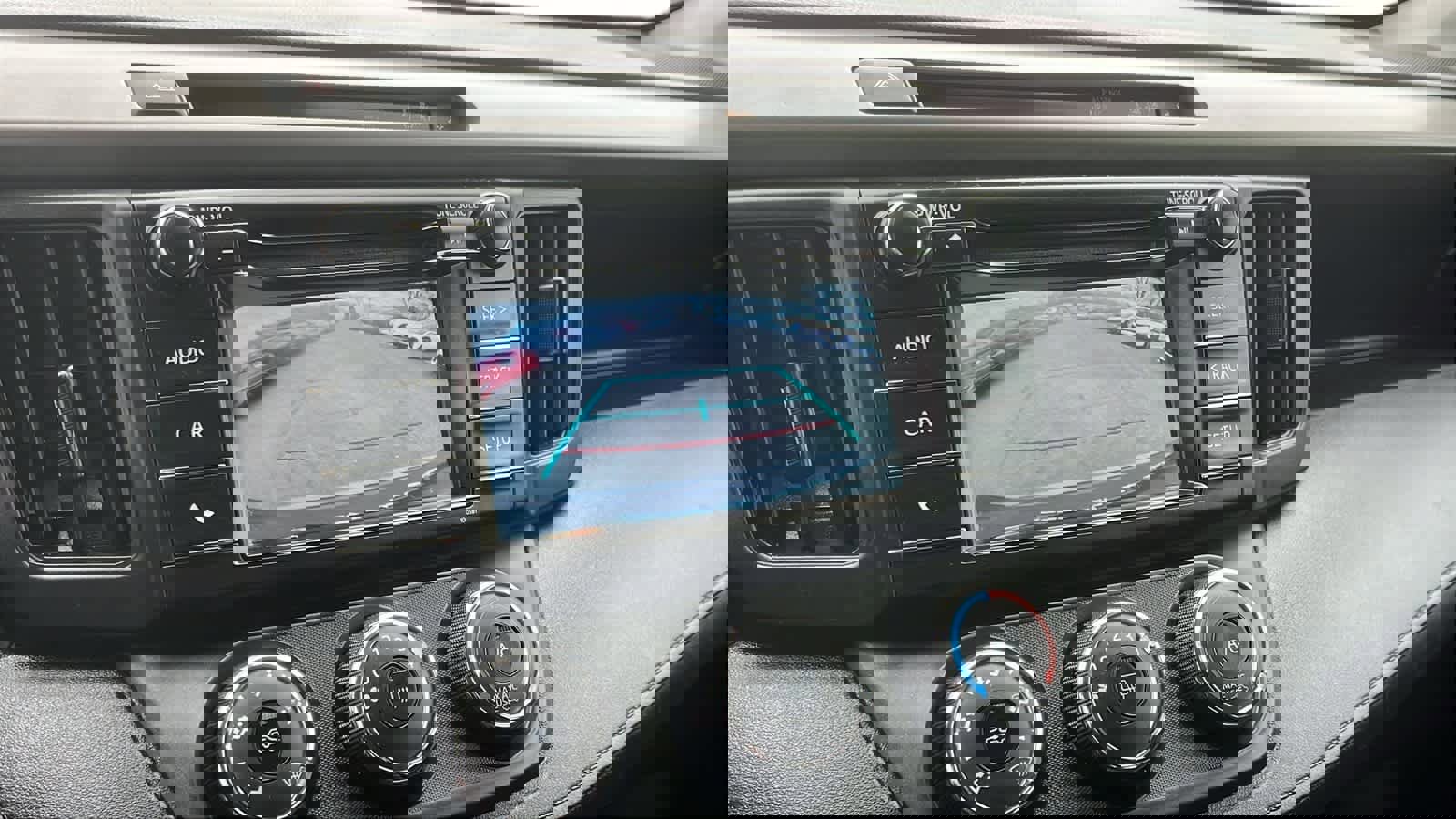 Used 2017 Toyota RAV4 LE image 16