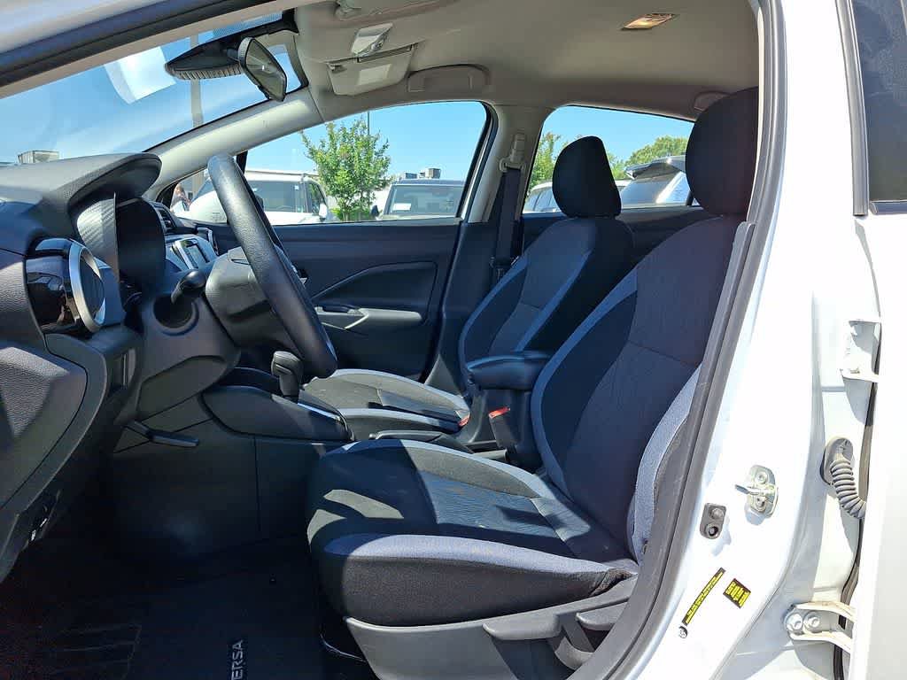 Used 2025 Nissan Versa SV image 13