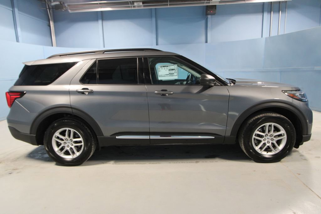 Used 2025 Ford Explorer Active image 31