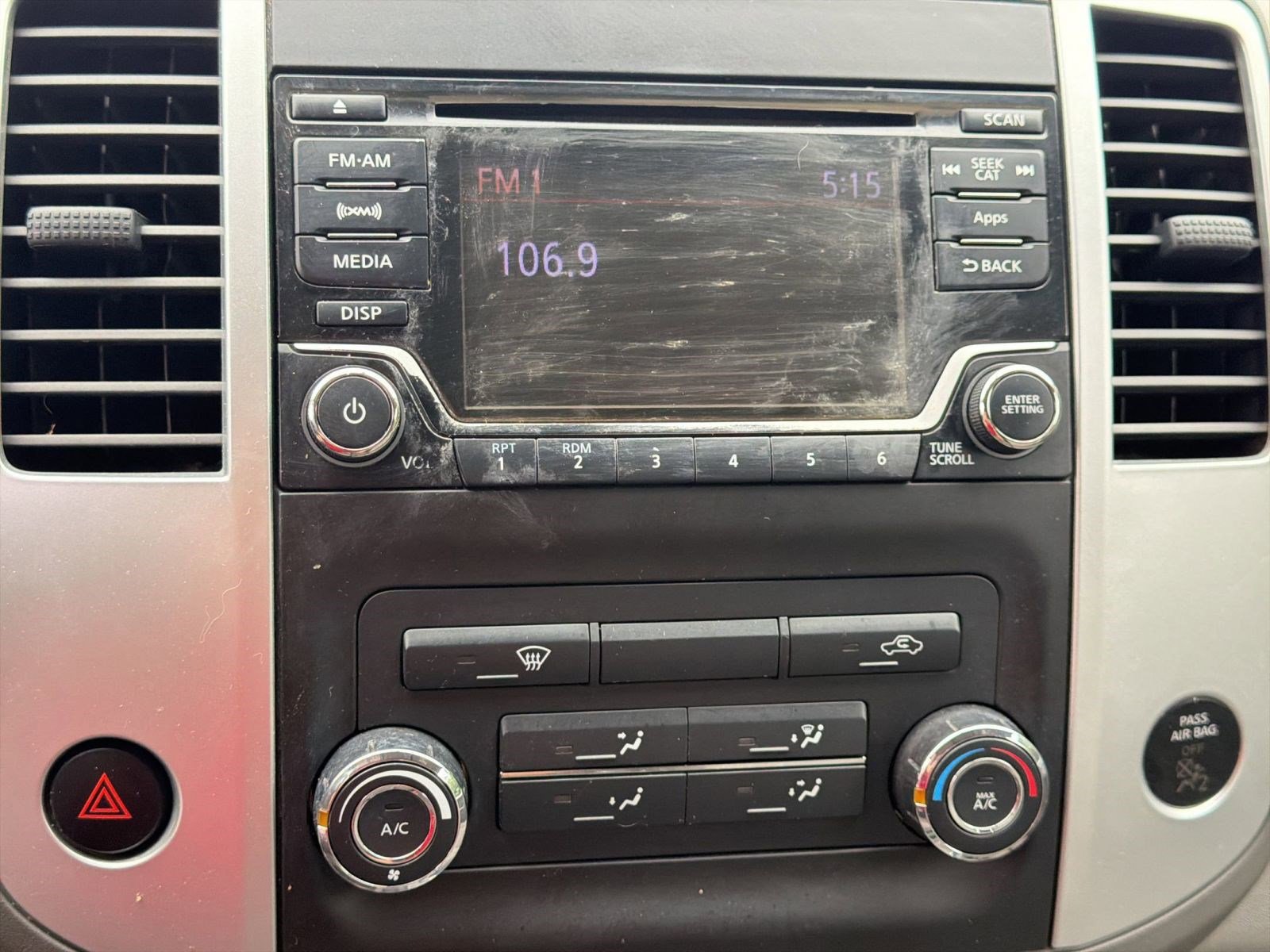 Used 2015 Nissan Frontier SV RWD image 23