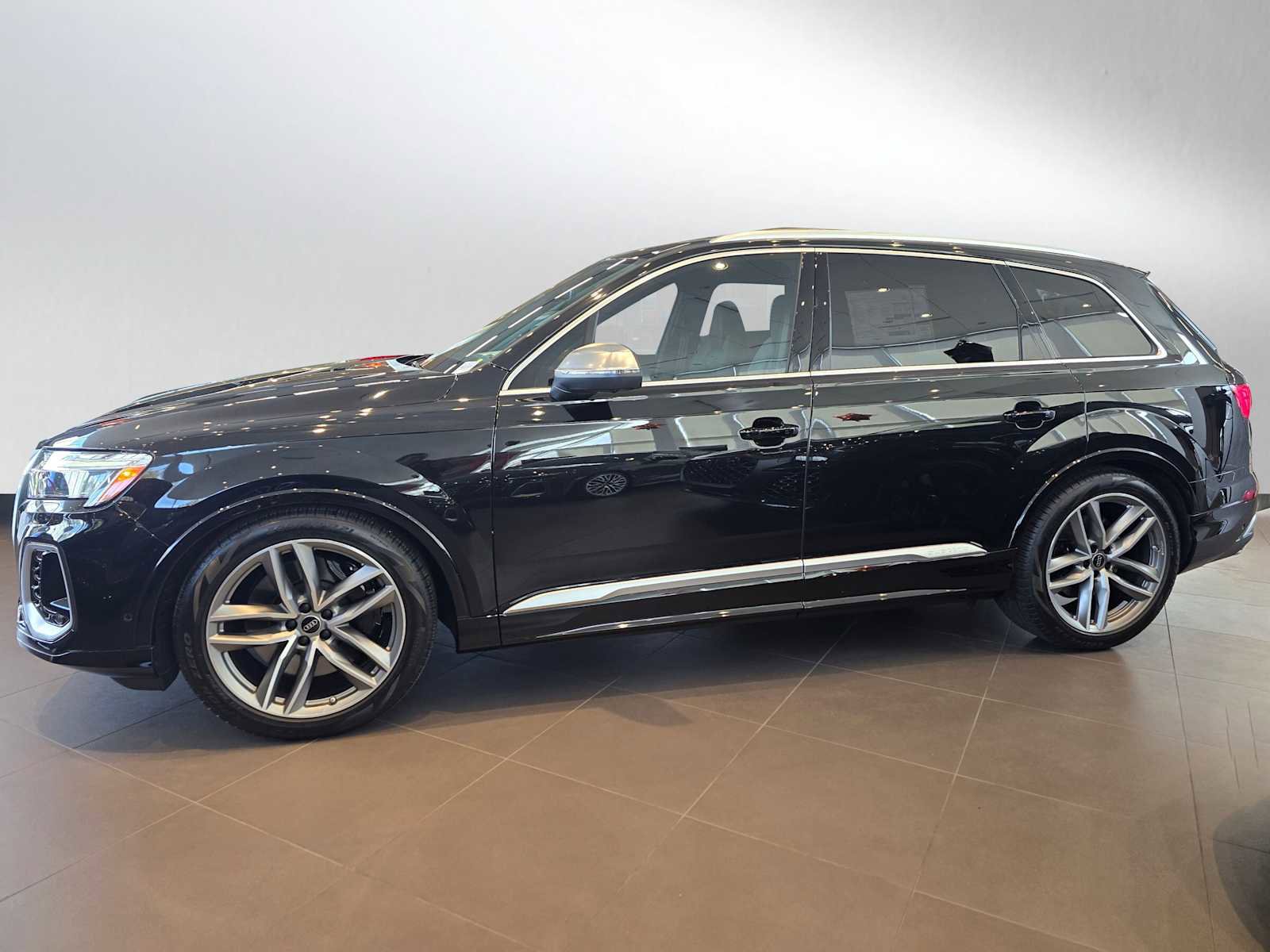 New 2025 Audi SQ7 Premium Plus image 6
