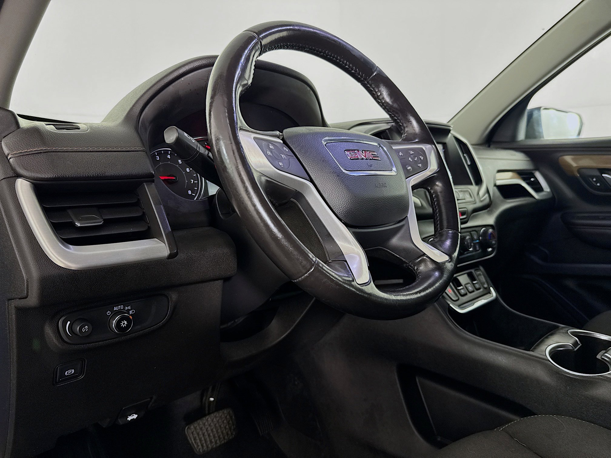 Used 2020 GMC Terrain SLE w/ Driver Convenience Package image 22