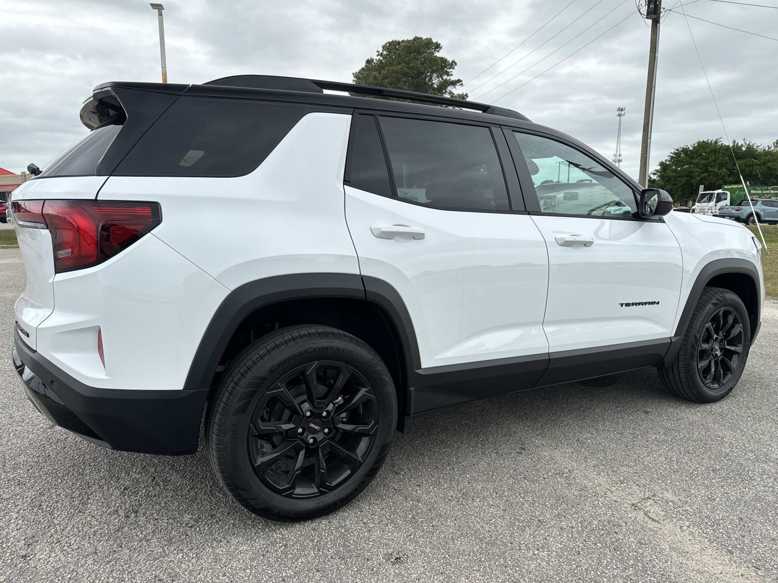 New 2026 GMC Terrain Elevation w/ Black Edition FWD image 3