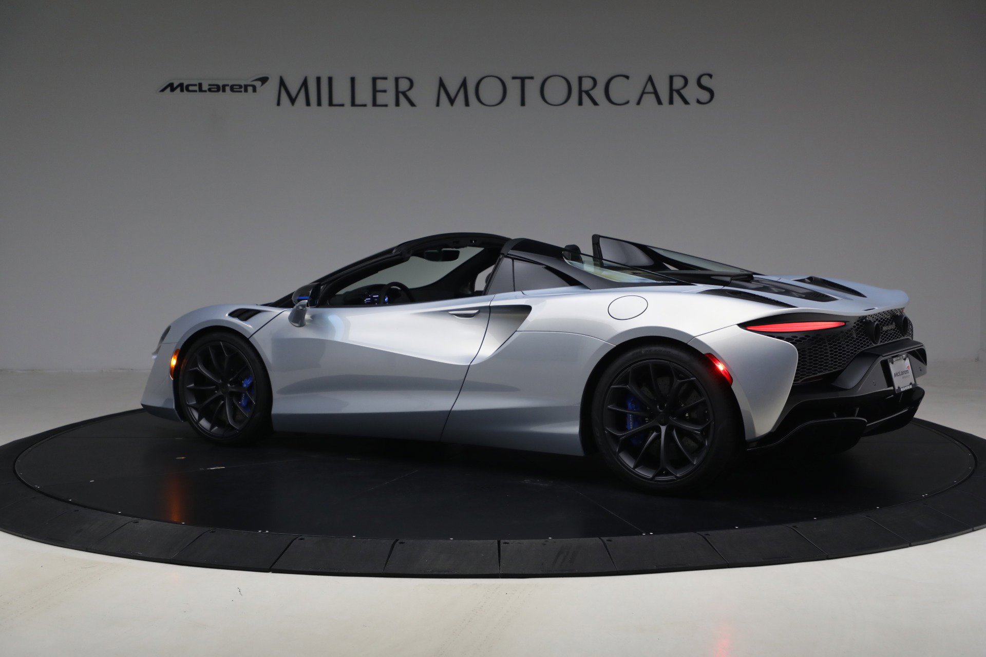 New 2026 McLaren Artura Spider image 4