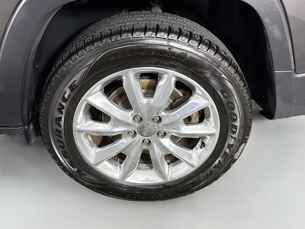 Used 2017 Jeep Cherokee Limited AWD/4WD image 34