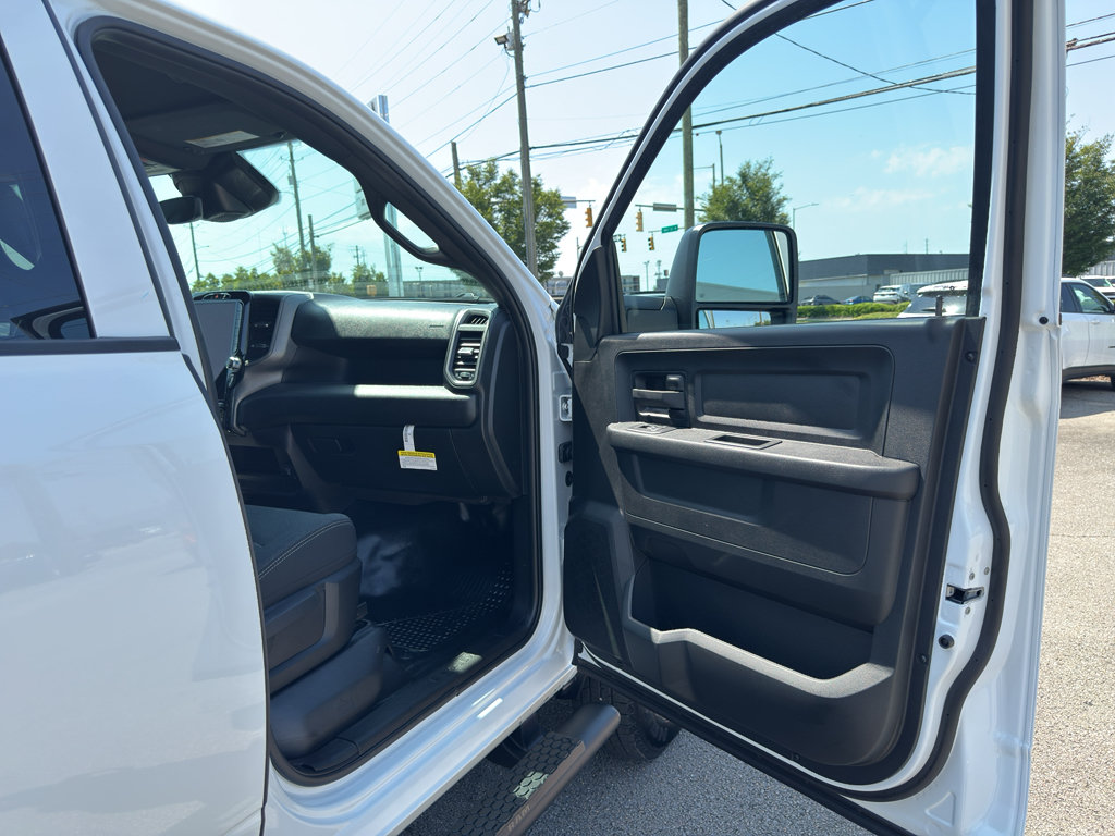 New 2027 RAM 3500 Tradesman AWD/4WD image 18
