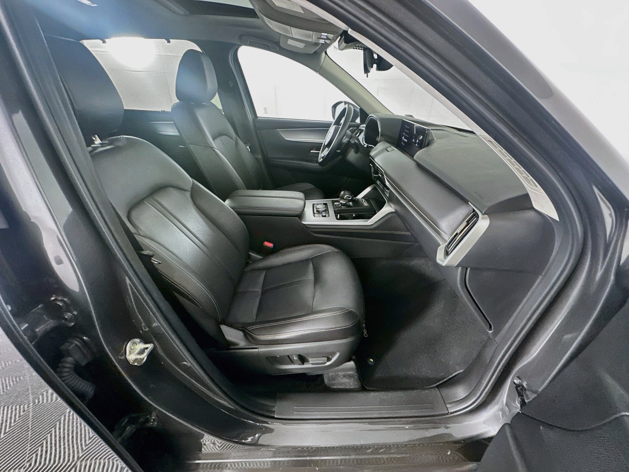 Used 2025 MAZDA CX-90 Plug-In Hybrid w/ Preferred AWD/4WD image 33