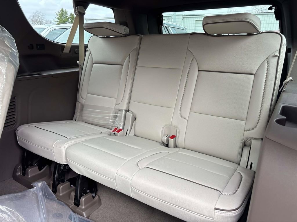 New 2026 GMC Yukon XL Denali w/ Denali Reserve Package image 8